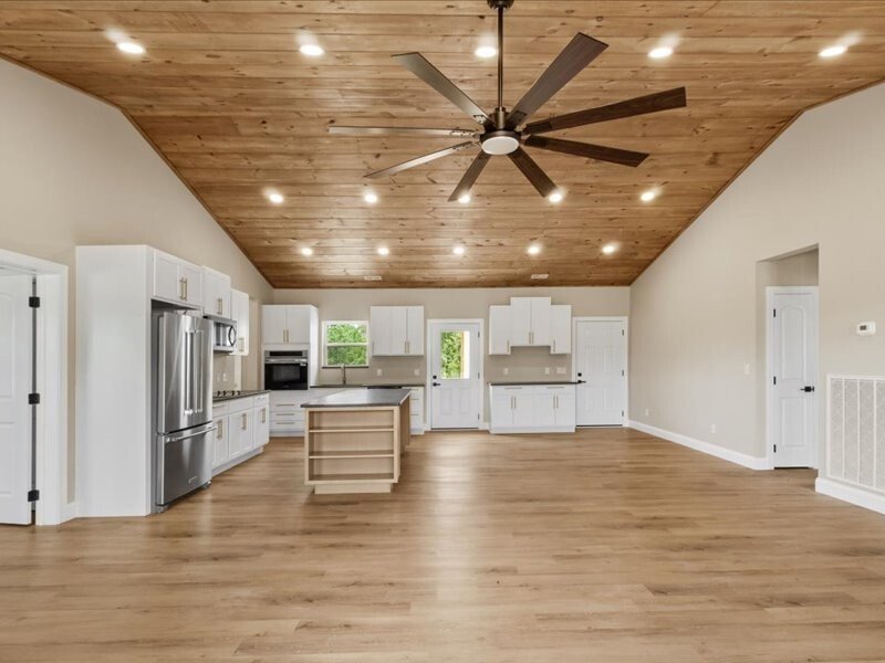 House in Hohenwald, Tennessee, United States 2 - 18042329