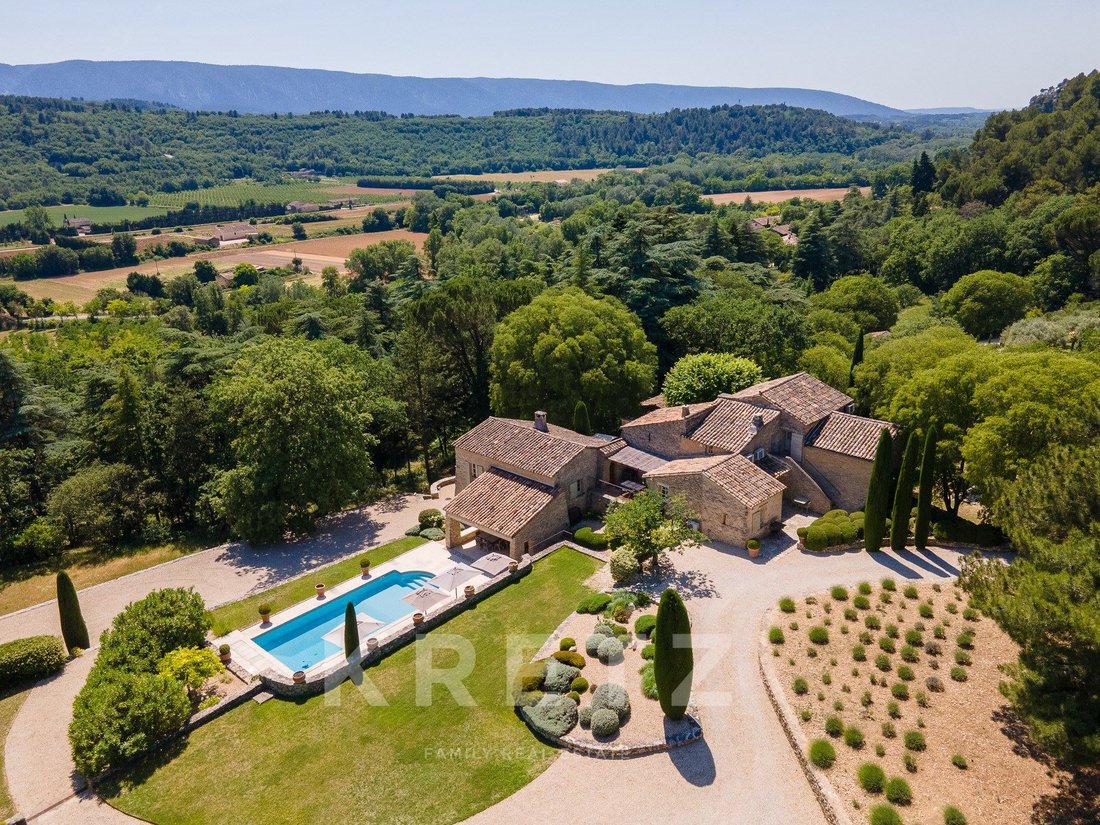 Estate in Ménerbes, Provence-Alpes-Côte d'Azur, France 1 - 18042814