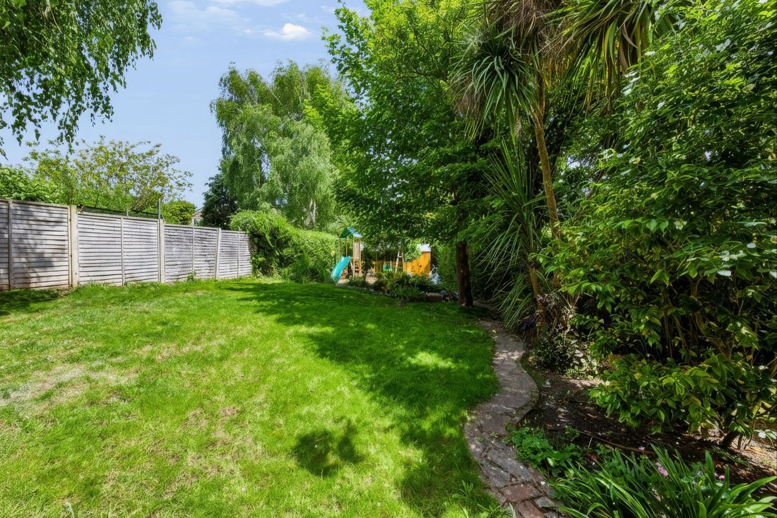 House in Henfield, England 4 - 18047235