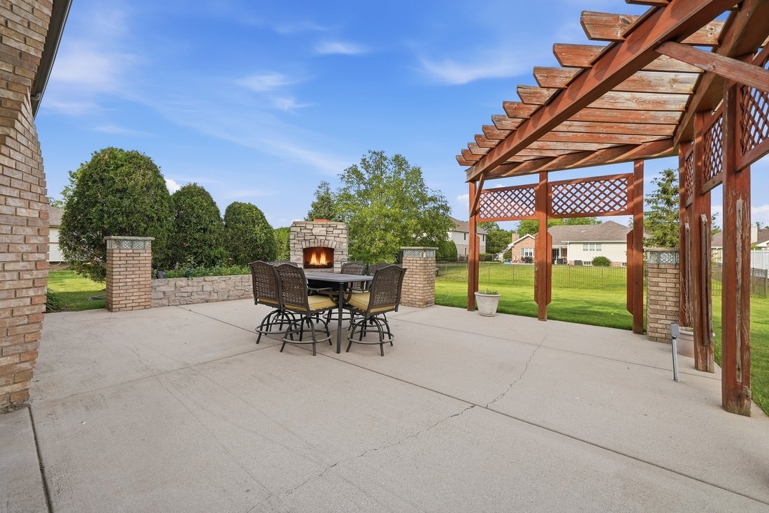 House in New Lenox, Illinois, United States 4 - 17999882
