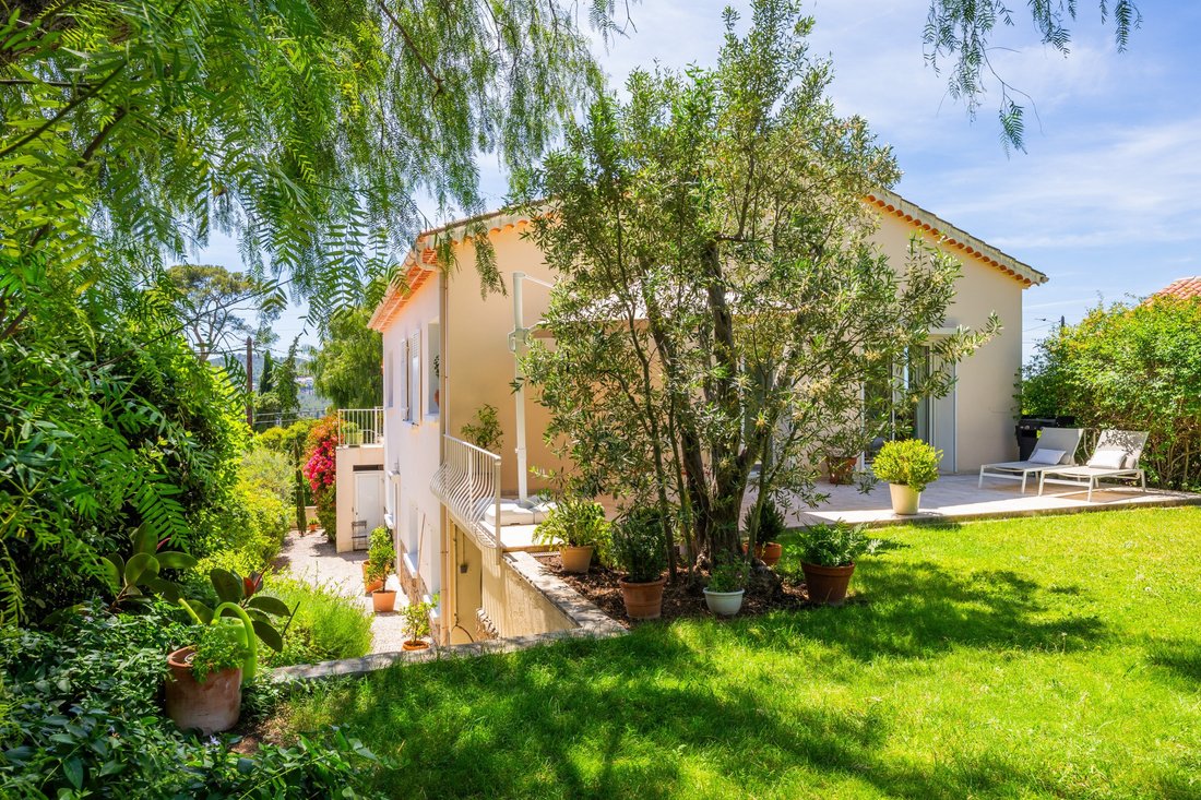 House in Carqueiranne, Provence-Alpes-Côte d'Azur, France 2 - 18030834