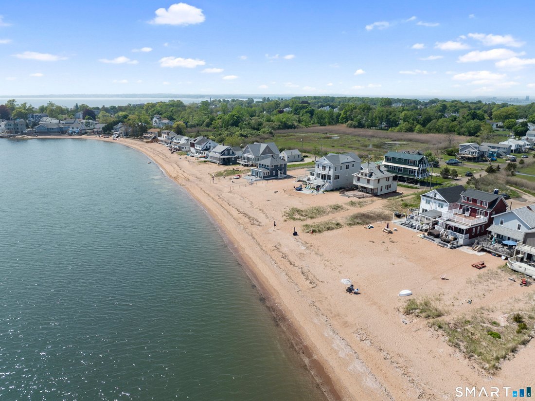 House in East Haven, Connecticut, United States 2 - 18049677