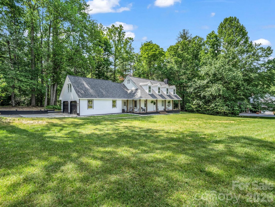 House in Hendersonville, North Carolina, United States 1 - 17897751