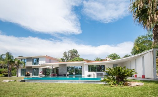 House in Sud, Roquefort-les-Pins, France 1