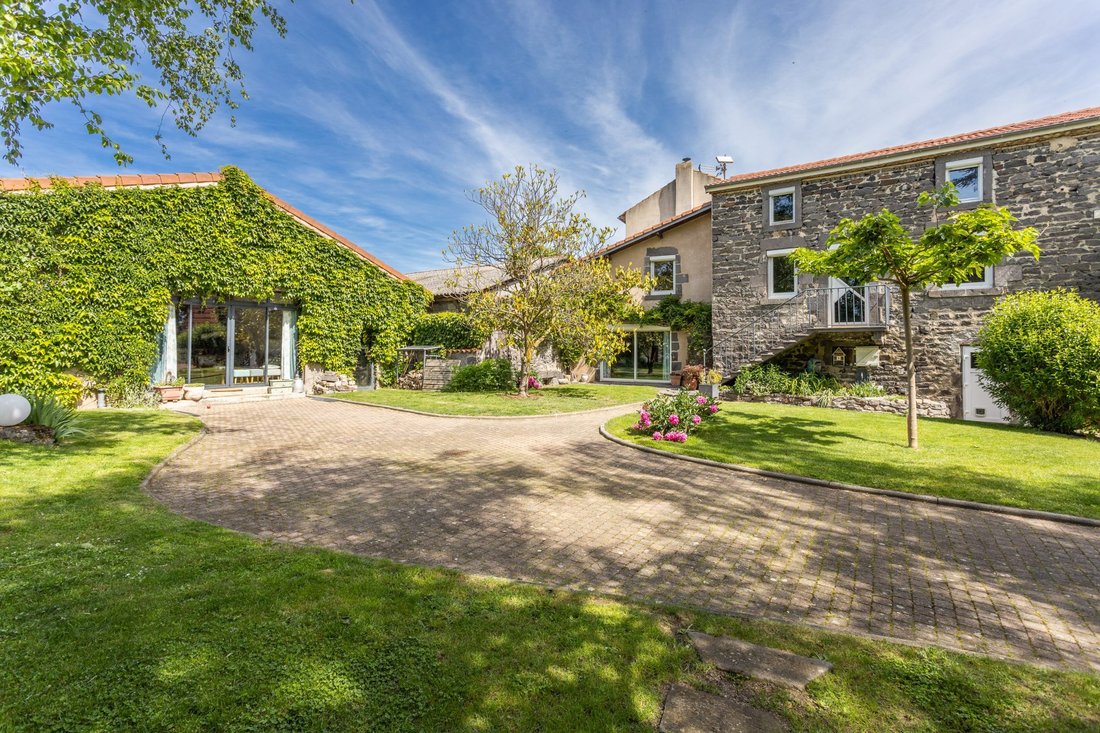 Villa in Arrondissement of Brioude, Auvergne-Rhône-Alpes, France 2 - 18043437