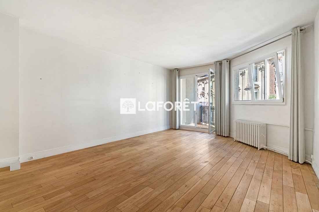Apartment in La Fourche-Guy Môquet, Paris 17e Arrondissement, Paris 4 - 18051121