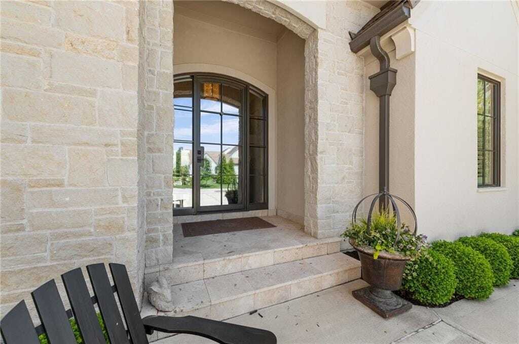 House in Leawood, Kansas, United States 4 - 18043260
