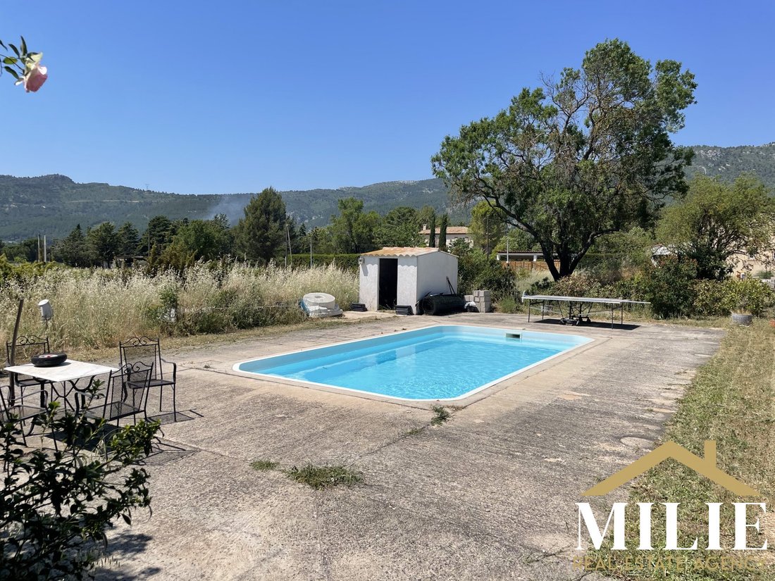 House in Cuges-les-Pins, Provence-Alpes-Côte d'Azur, France 3 - 16984953