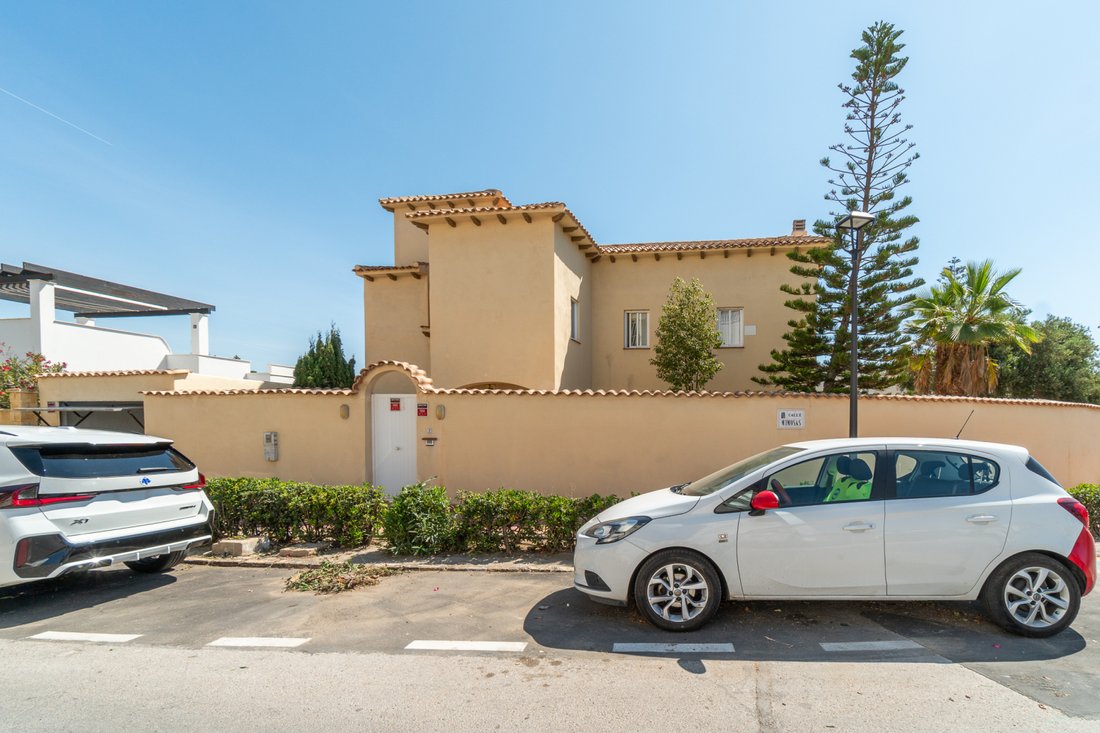 House in Torrevieja, Valencian Community, Spain 2 - 18044533