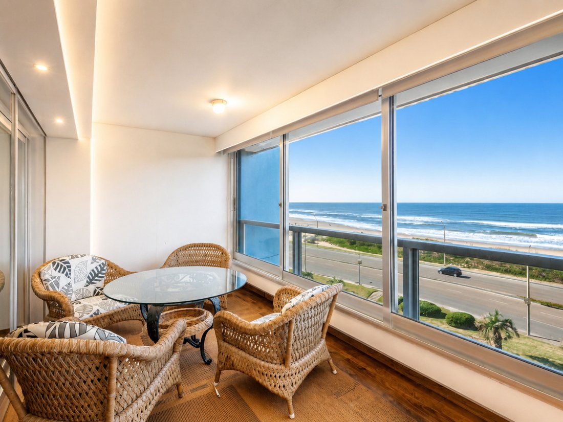 Apartment in Punta del Este, Maldonado Department, Uruguay 1 - 17853621
