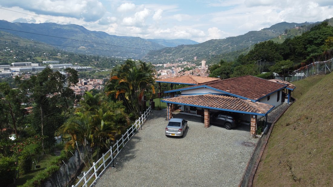 Estate in Vereda Curazao, Antioquia, Colombia 2 - 18047154