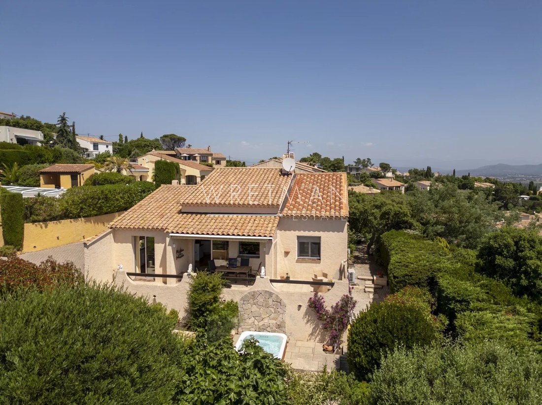 House in Frejus, Provence-Alpes-Côte d'Azur, France 3 - 18051061