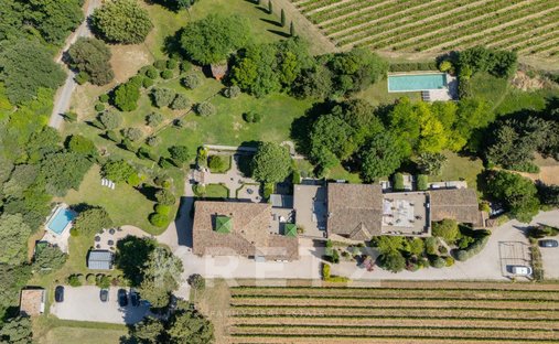 Maison à Loriol-du-Comtat, Provence-Alpes-Côte d'Azur, France 1