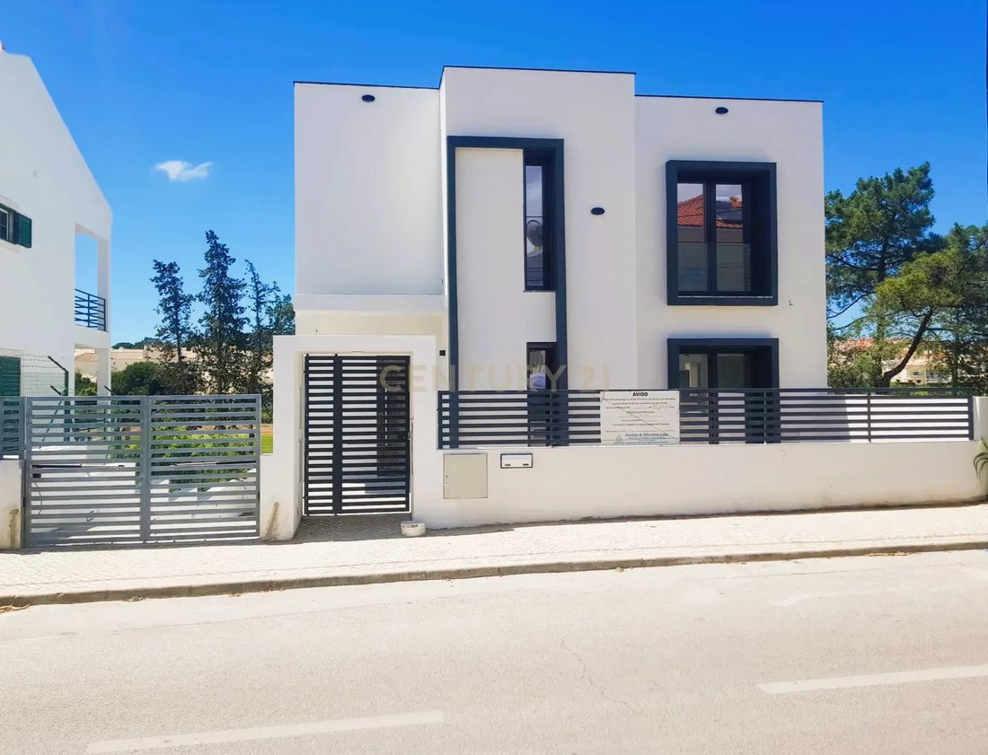 Villa in Charneca de Caparica e Sobreda, Setubal, Portugal 1 - 16541077