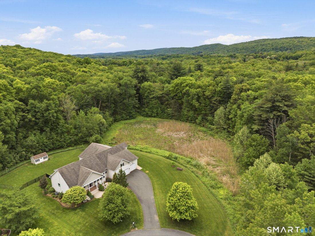 House in Bloomfield, Connecticut, United States 2 - 18053298