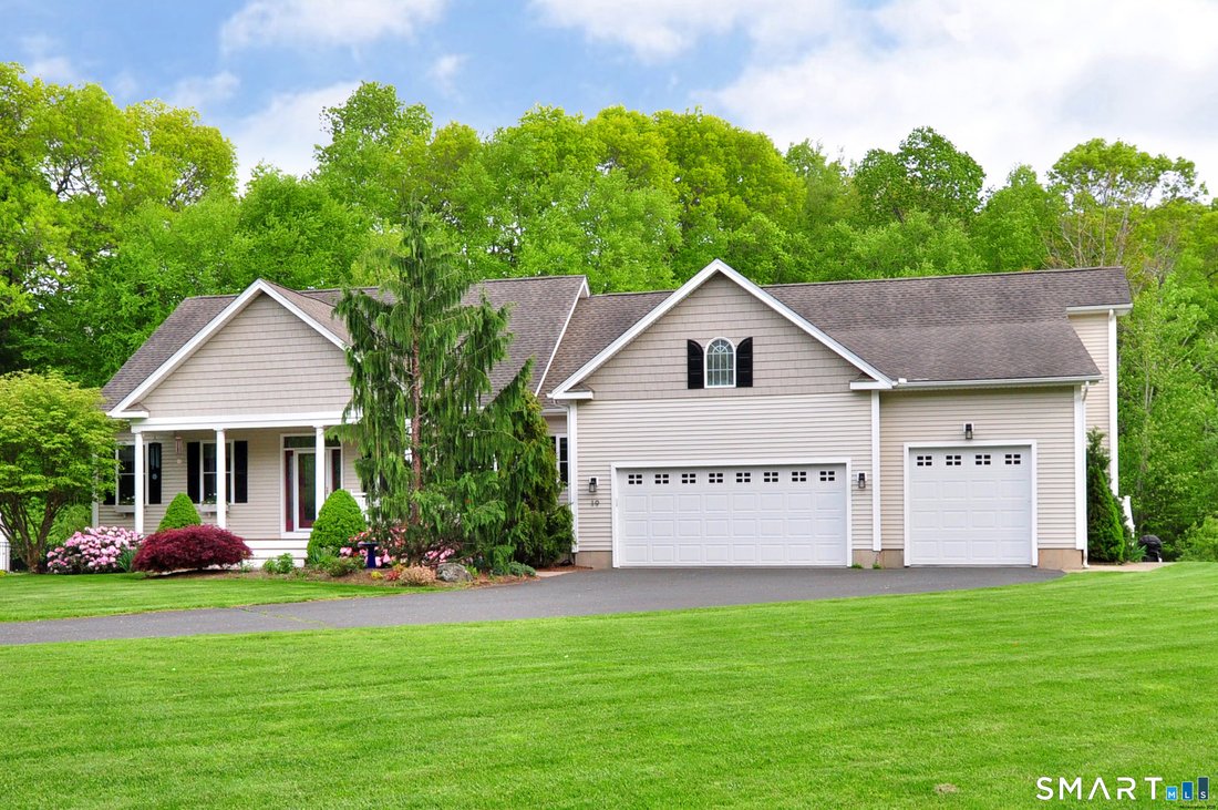 House in Bloomfield, Connecticut, United States 4 - 18053298