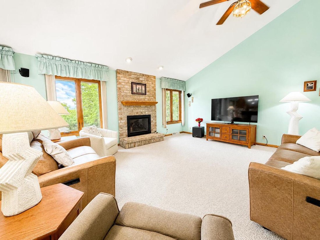 House in Sussex, Wisconsin, United States 5 - 18019072