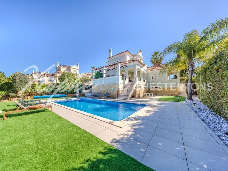 Villa in Loule (Sao Clemente), Algarve, Portugal 1 - 18053123