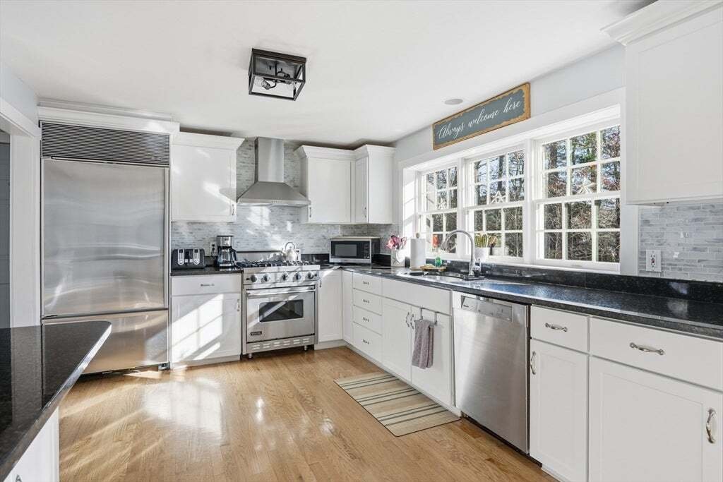 House in Barnstable, Massachusetts, United States 4 - 18053211