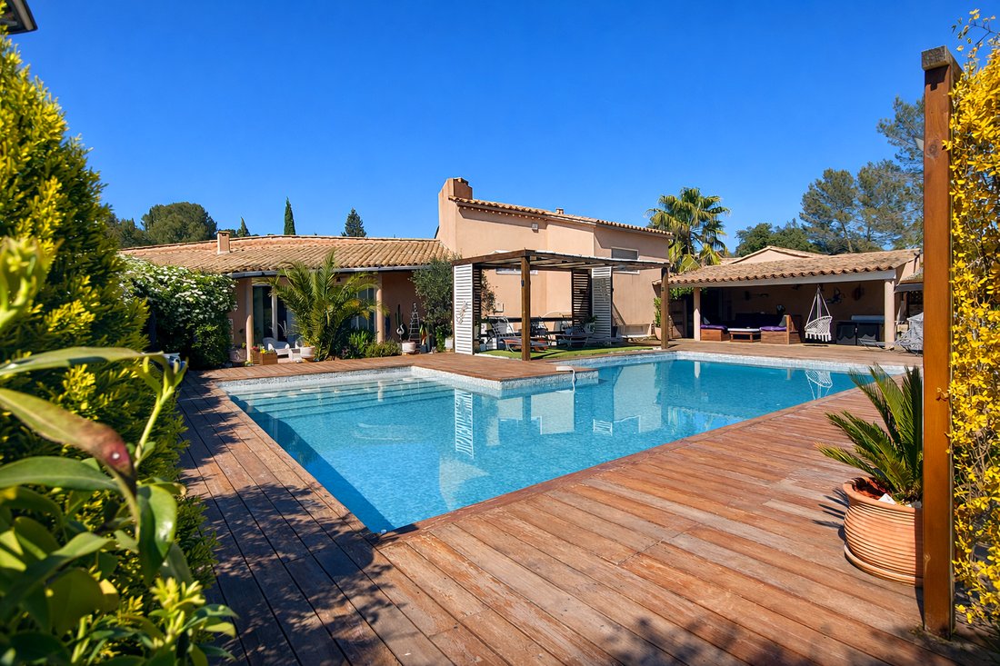 Villa in Trans-en-Provence, Provence-Alpes-Côte d'Azur, France 1 - 17654339