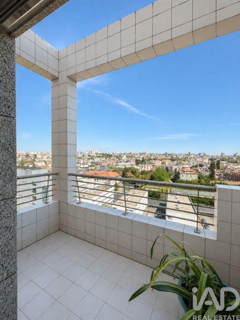 Apartment in Lordelo do Ouro e Massarelos, Porto District, Portugal 1 - 18053539