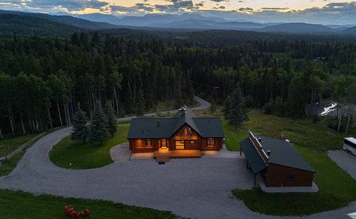 Azienda agricola a Bragg Creek, Alberta, Canada 1