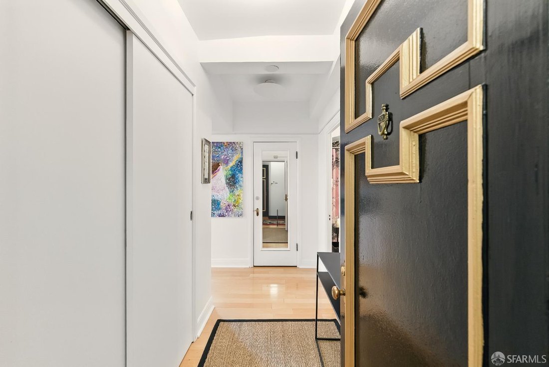 Condo in San Francisco, California, United States 2 - 18052673