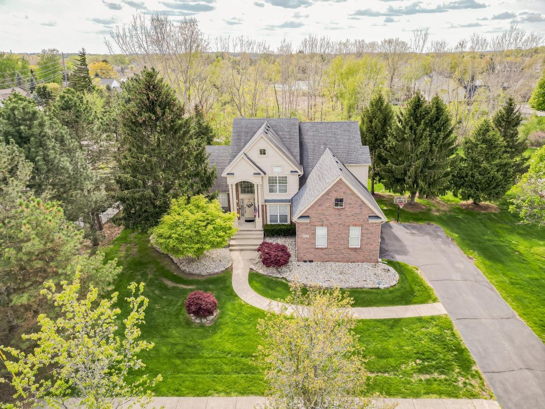 House in Wixom, Michigan, United States 3 - 18053304