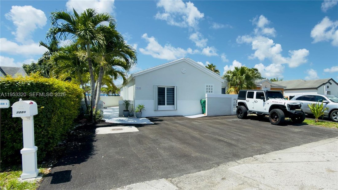 House in Miami, Florida, United States 1 - 17205564