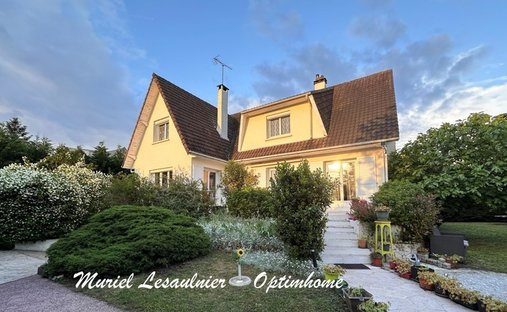 House in Ouest, Croissy-sur-Seine, France 1