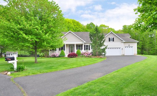 House in Bloomfield, Connecticut, United States 1