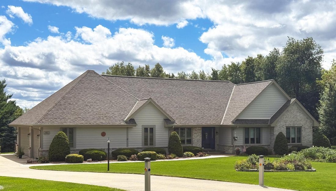 House in Sussex, Wisconsin, United States 1 - 18019072