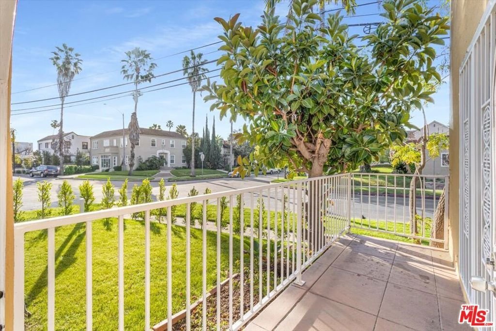 Los Angeles, California, United States 3 - 18052964
