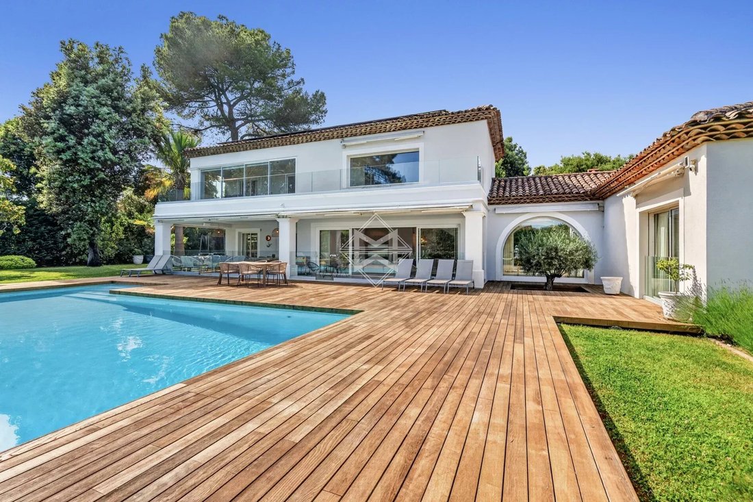 Villa in Valbonne, Provence-Alpes-Côte d'Azur, France 1 - 15562667
