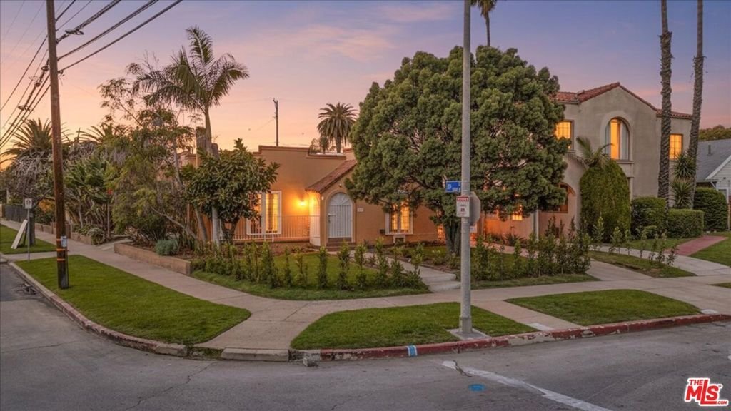 Los Angeles, California, United States 1 - 18052964