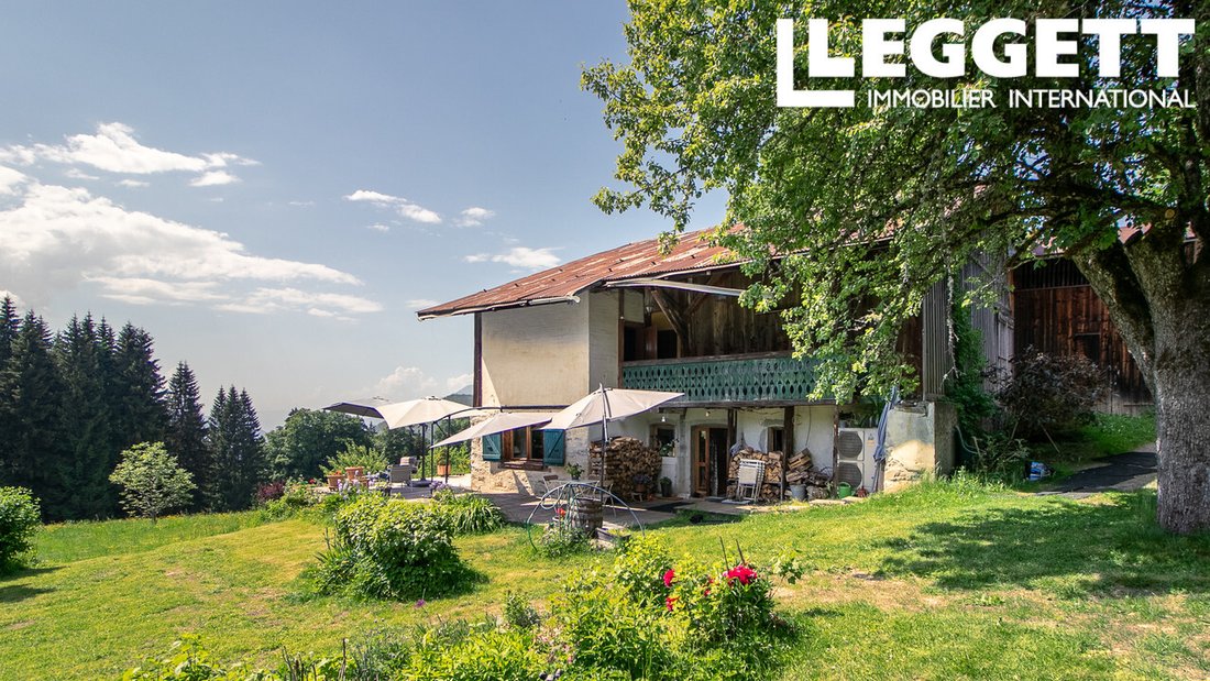 Chalet in Arâches-la-Frasse, Auvergne-Rhône-Alpes, France 1 - 17708612