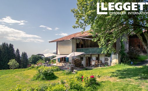 Chalet in Arâches-la-Frasse, Auvergne-Rhône-Alpes, France 1