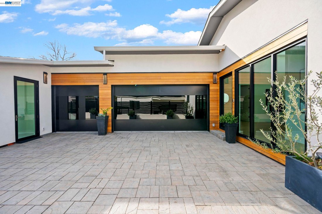 House in Oakland, California, United States 1 - 18019793