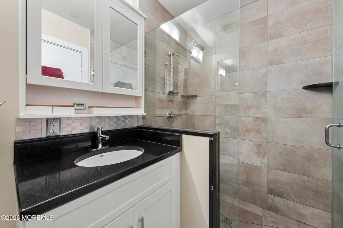 Condo in Asbury Park, New Jersey, United States 5 - 18052851