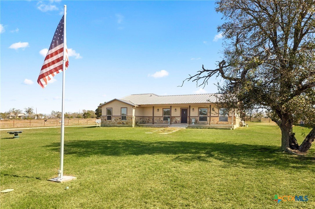 House in Seguin, Texas, United States 2 - 18053088