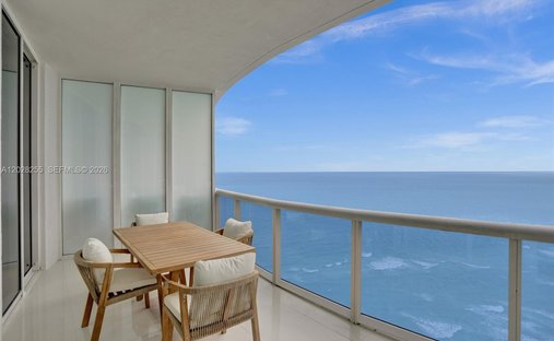 Condo in Sunny Isles Beach, Florida, United States 1