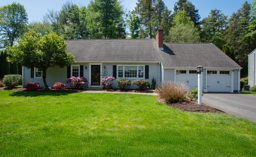 House in Simsbury, Connecticut, United States 1