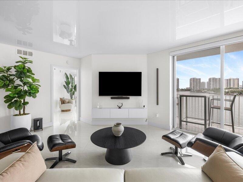 Condo in Sunny Isles Beach, Florida, United States 3 - 18016331