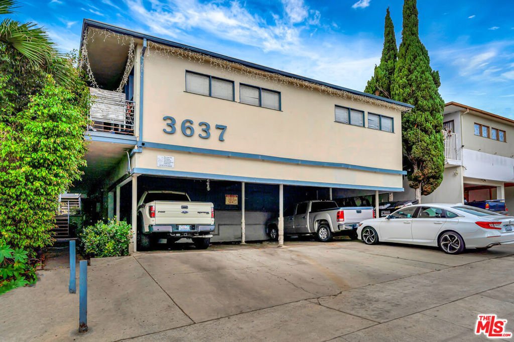 Los Angeles, California, United States 1 - 18052993