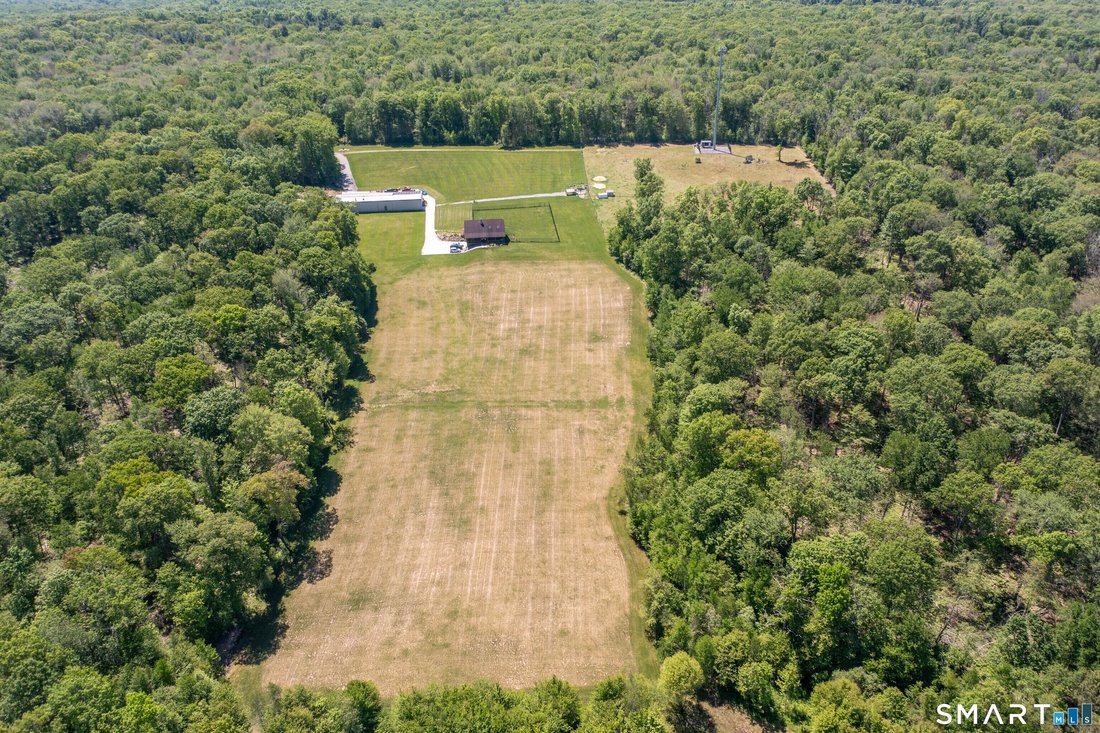House in Canterbury, Connecticut, United States 4 - 18052817