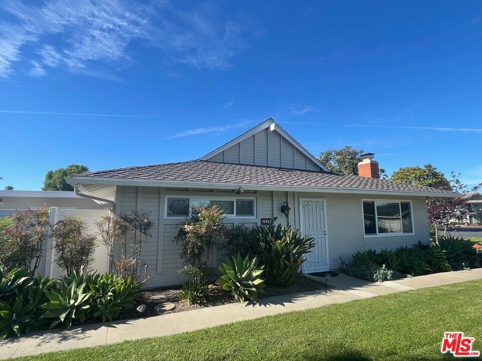 Condo in Huntington Beach, California, United States 2 - 18053029