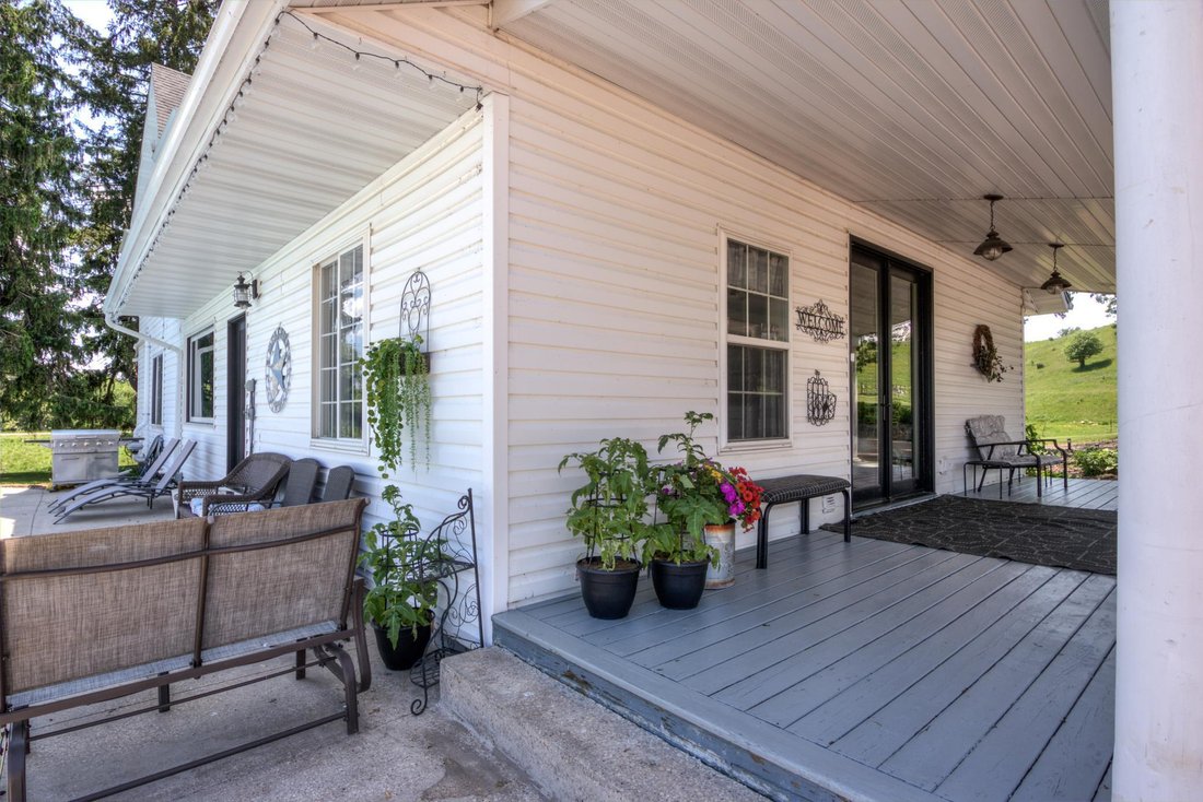 House in Augusta, Wisconsin, United States 4 - 18053146