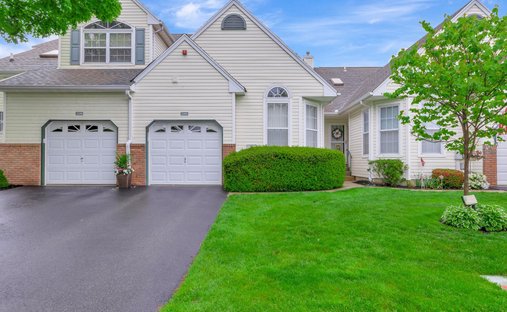 Condo in Port Jefferson Station, New York, United States 1