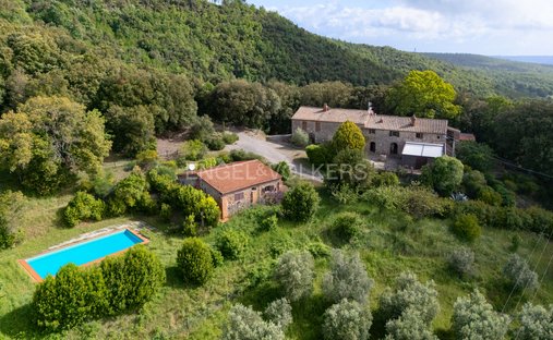 Estate in Roccastrada, Tuscany, Italy 1