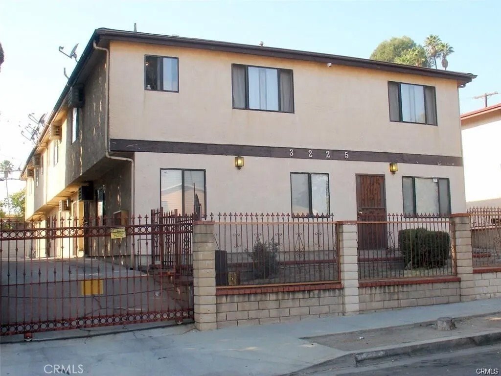 Los Angeles, California, United States 1 - 18053561